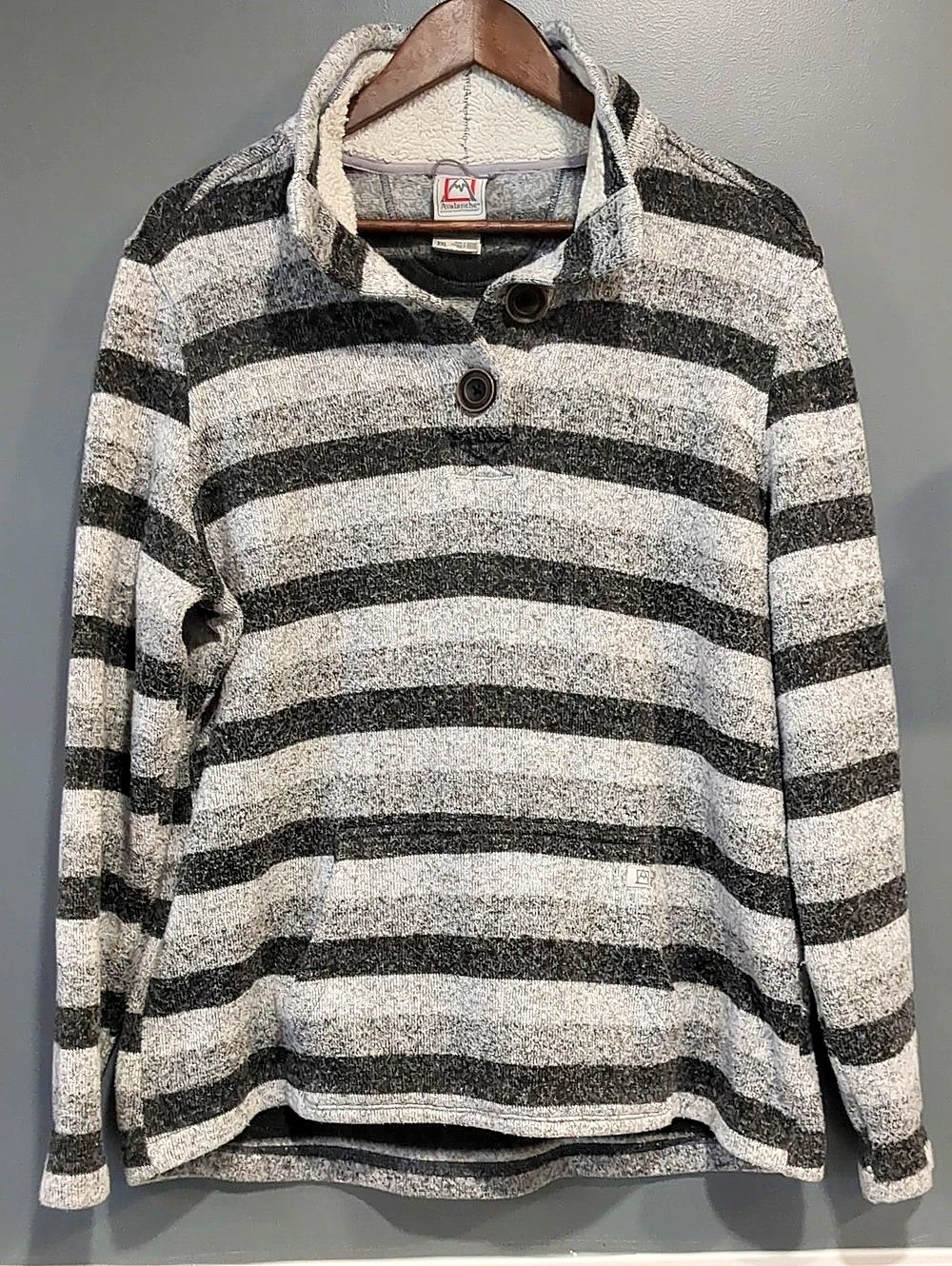 Avalanche Outdoor Women's XXL Gray Striped Kangaroo Pocket 3 Button Pullover